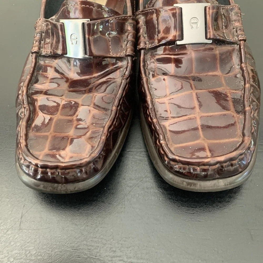 Etienne Aigner CHICKLET 7.5 Brown Crocodile Leather Flat Loafers Buckle Shoes
